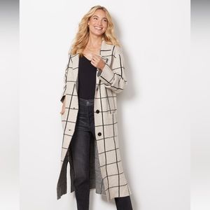 NWT EVEREVE JOHN + JENN BLACK AND WHITE BARA SWEATER COAT